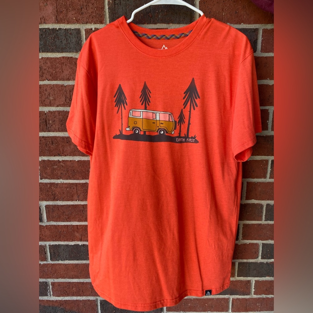 NWOT Alpine Design graphic tee size Large